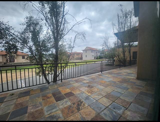 601M² OFFICE TO LET IN NOORDWYK